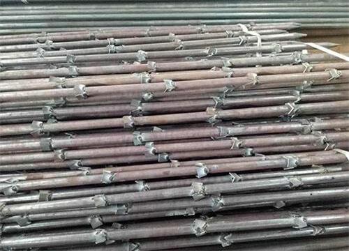 吉木乃隧道钢花管